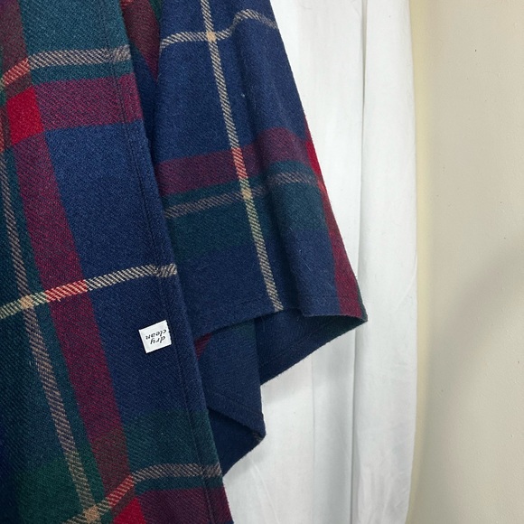 Pendleton Tartan Poncho wrap - Picture 3 of 5